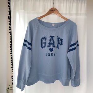 Gap light blue sweatshirt crewneck women’s XXL raglan sleeve crew 1969 vintage
